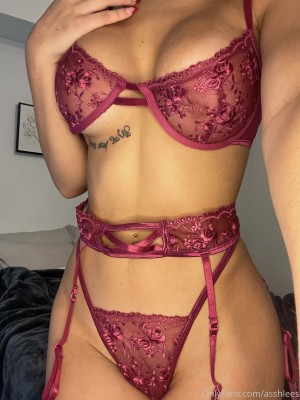 Ashleenicoleee Photo #18