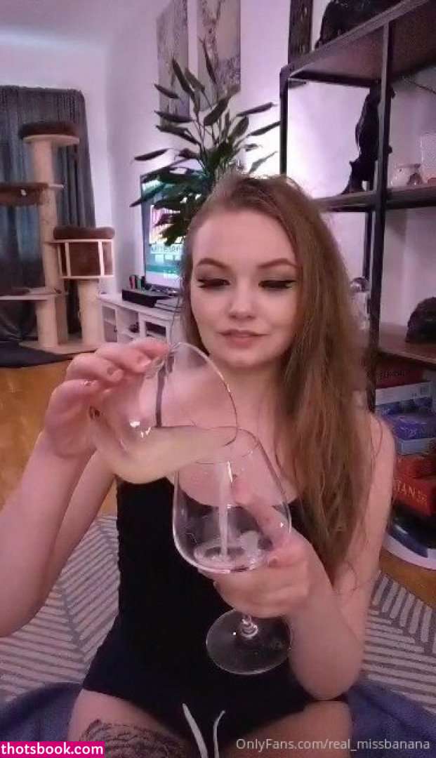 Miss Banana Photo #73