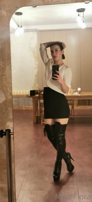 Miss Flora Femdom Photo #37