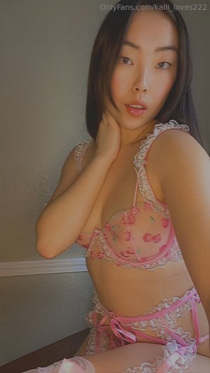 waifupeanut Photo #30