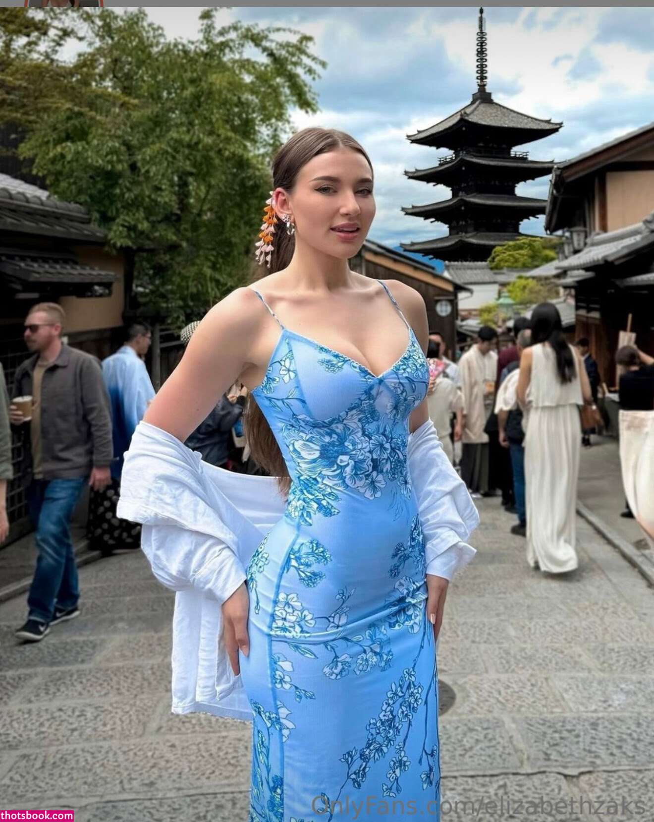 Elizabeth Zaks Photo #179