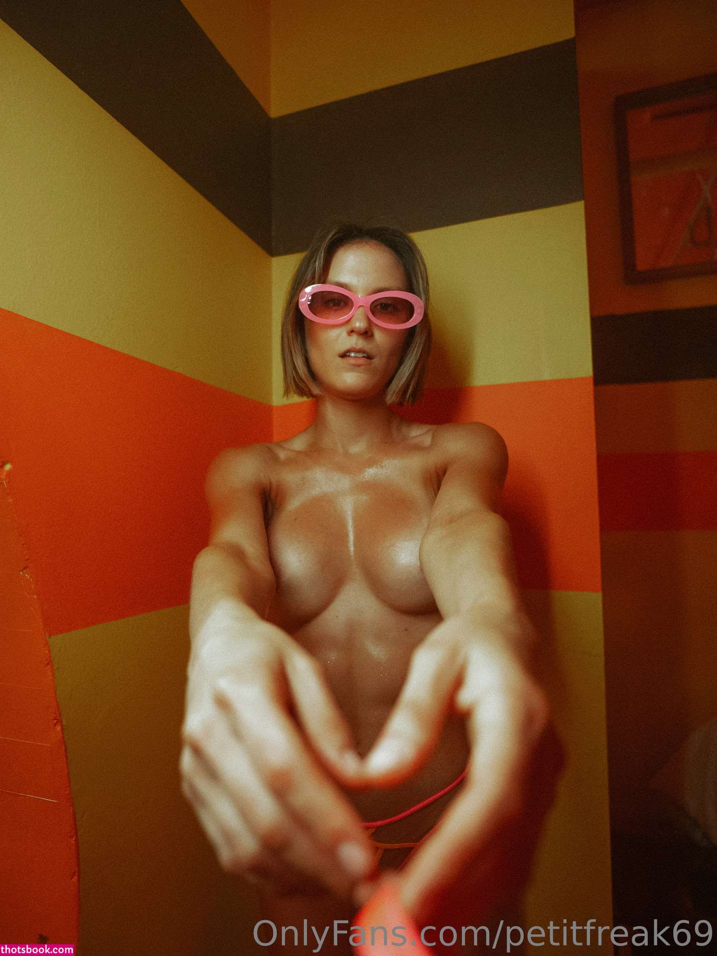 Petitfreak69b Photo #218