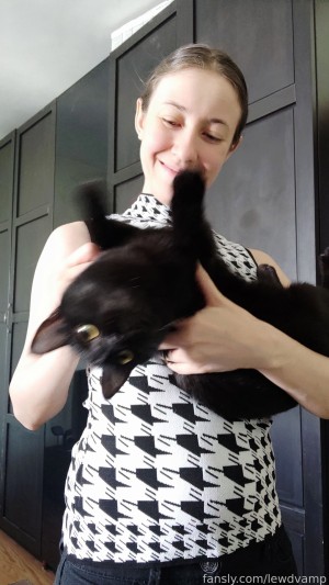 Lewdvamp Photo #10