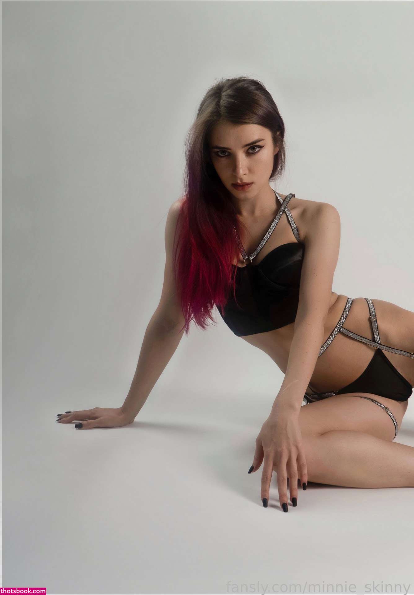 Minnie Bikini Photo #1