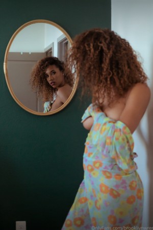 Brookliyn Wren Photo #9