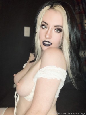 Valerie Vampyr Photo #101