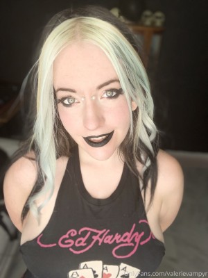 Valerie Vampyr Photo #120