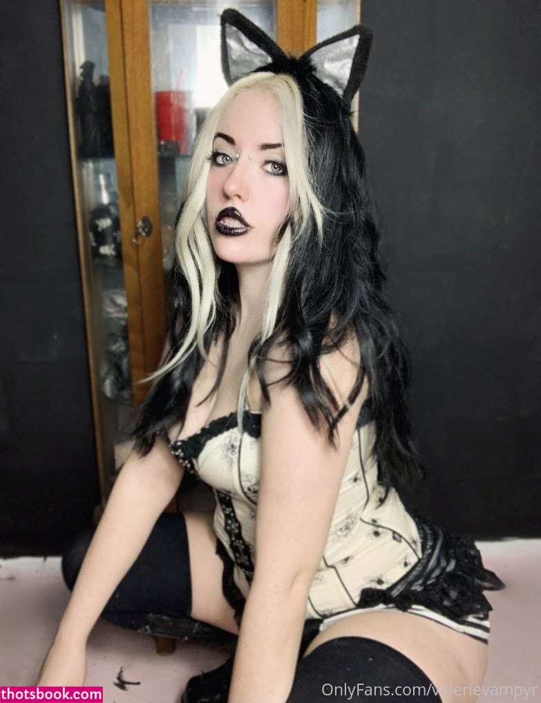 Valerie Vampyr Photo #409