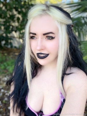 Valerie Vampyr Photo #330