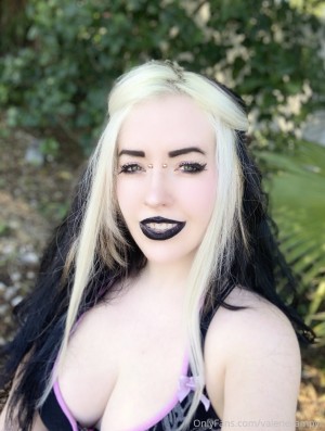 Valerie Vampyr Photo #377