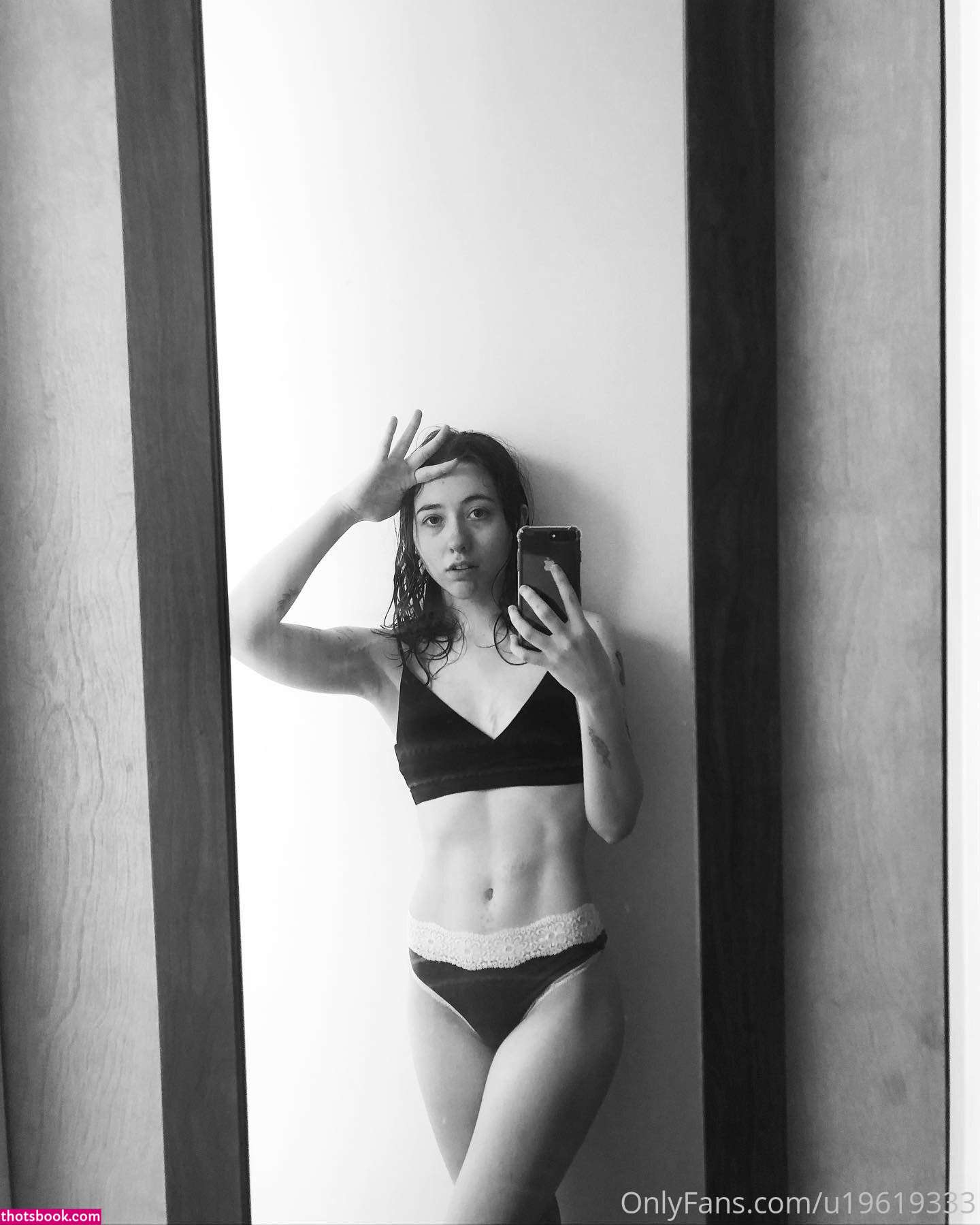 lovecharlaine Photo #144