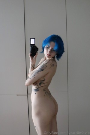 Lyra Crow Photo #900