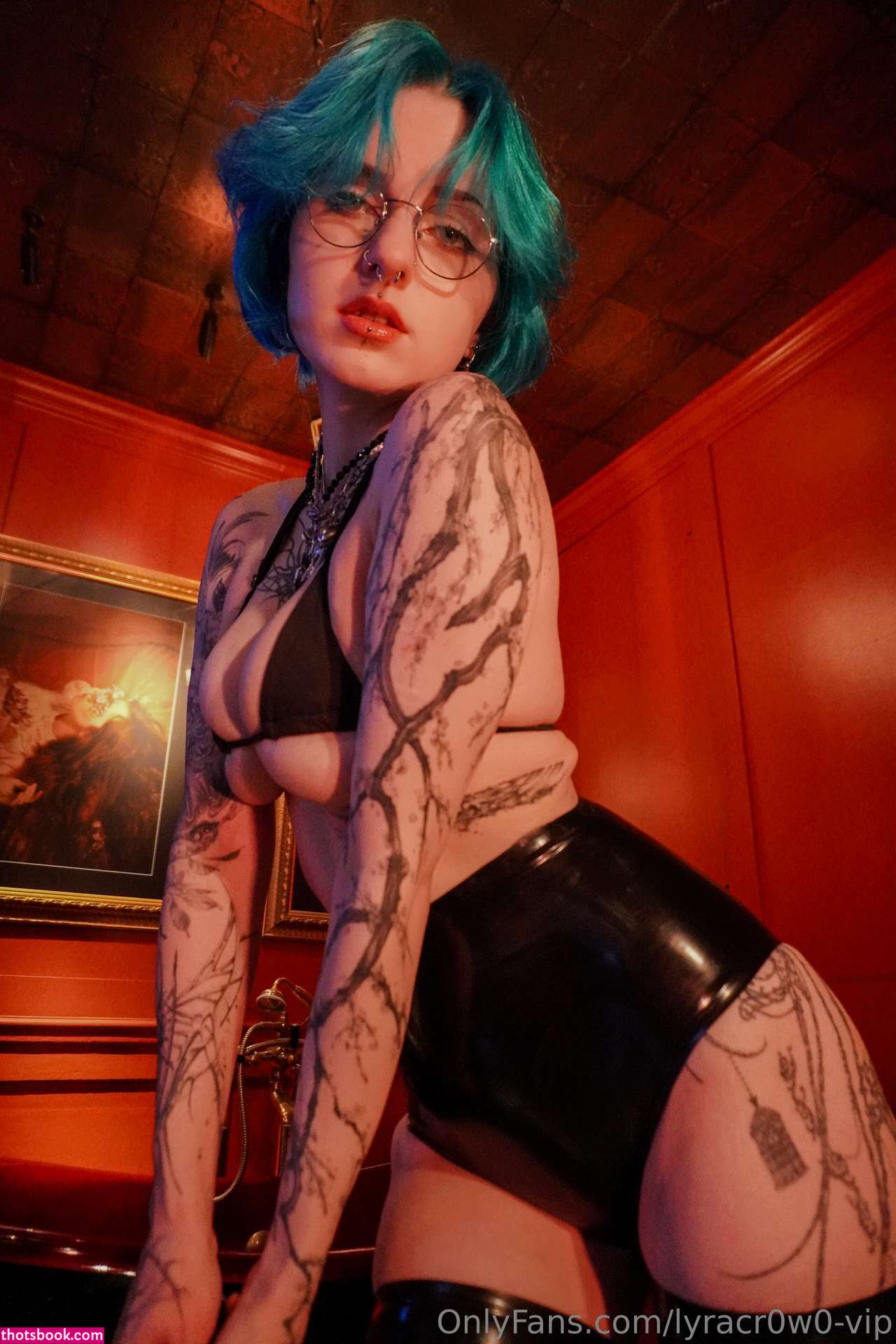 Lyra Crow Photo #907