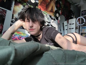 Xxxzombiezx Photo #236