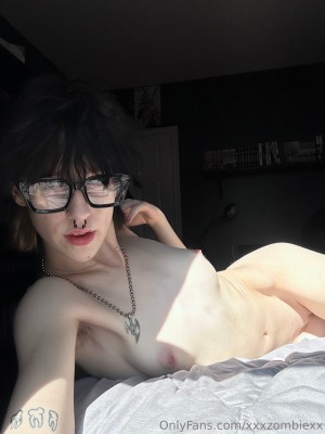 Xxxzombiezx Photo #302