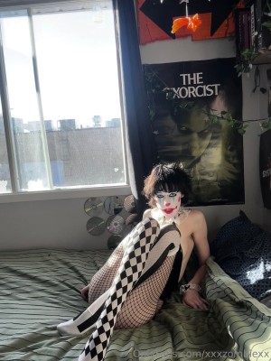 Xxxzombiezx Photo #337