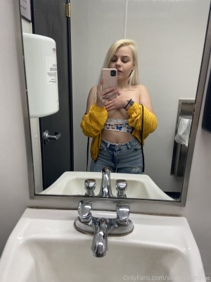 Skylar Valentine Photo #11