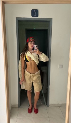 Emma Powell Photo #17