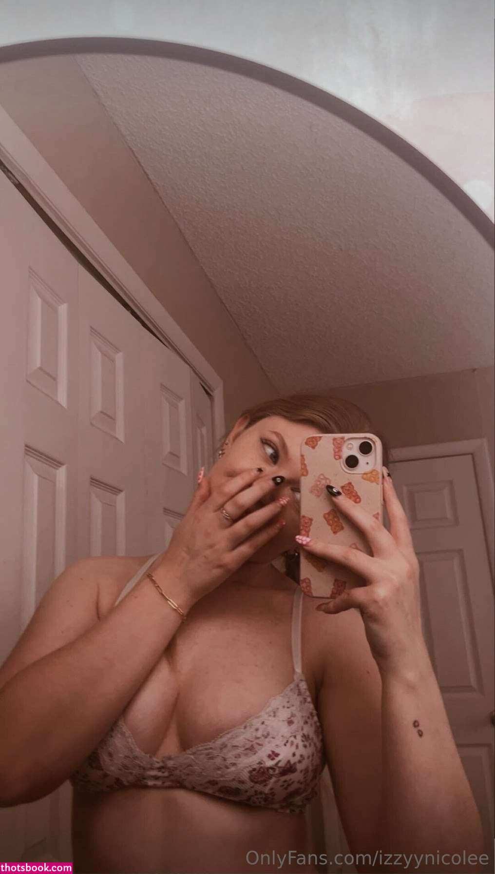 Izzy Nicole Photo #8