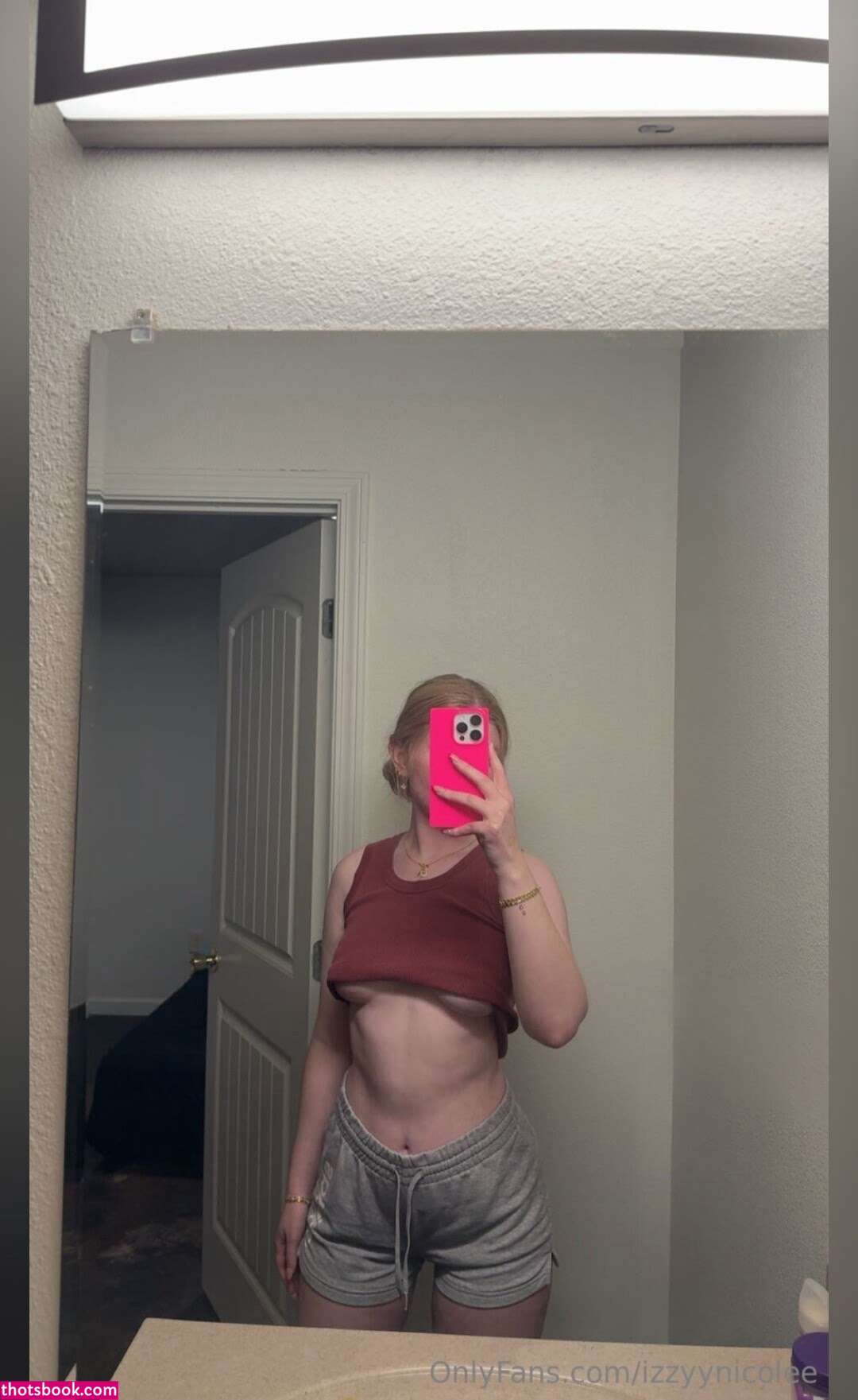 Izzy Nicole Photo #11