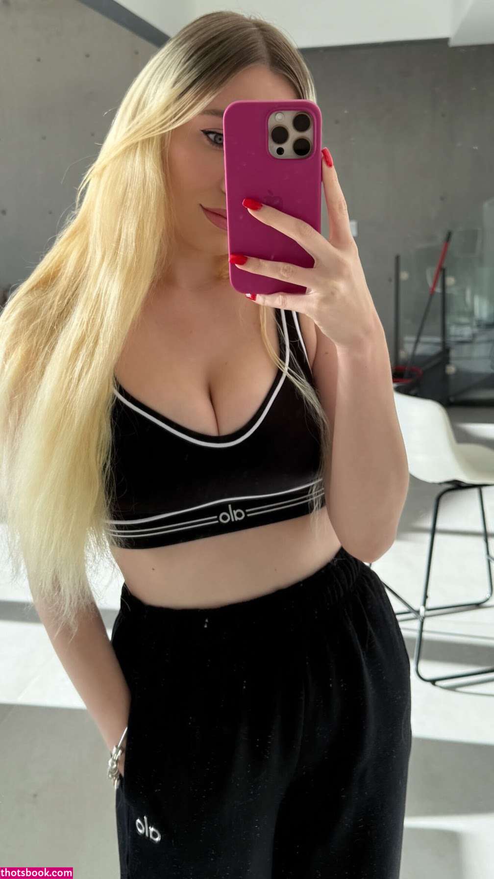 Kristen Medina Photo #9