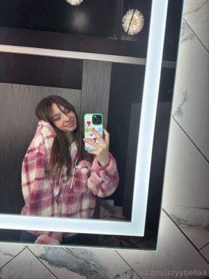 bellalovess Photo #3