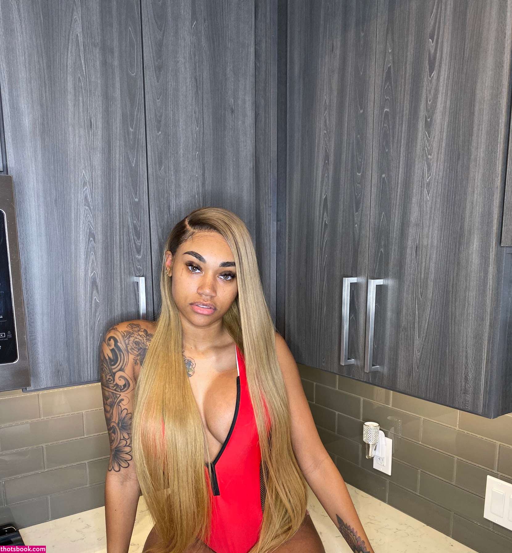 Jania Meshell Photo #9