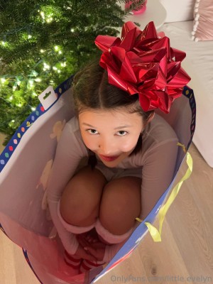 Little Evelyn Photo #18