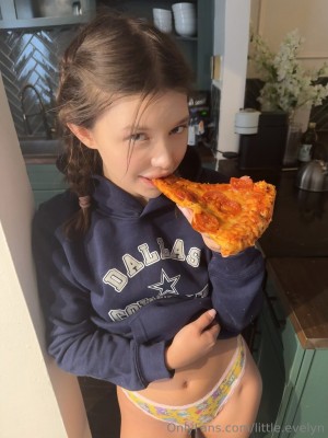 Little Evelyn Photo #21