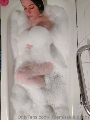 littlemissjujubeans Photo #62