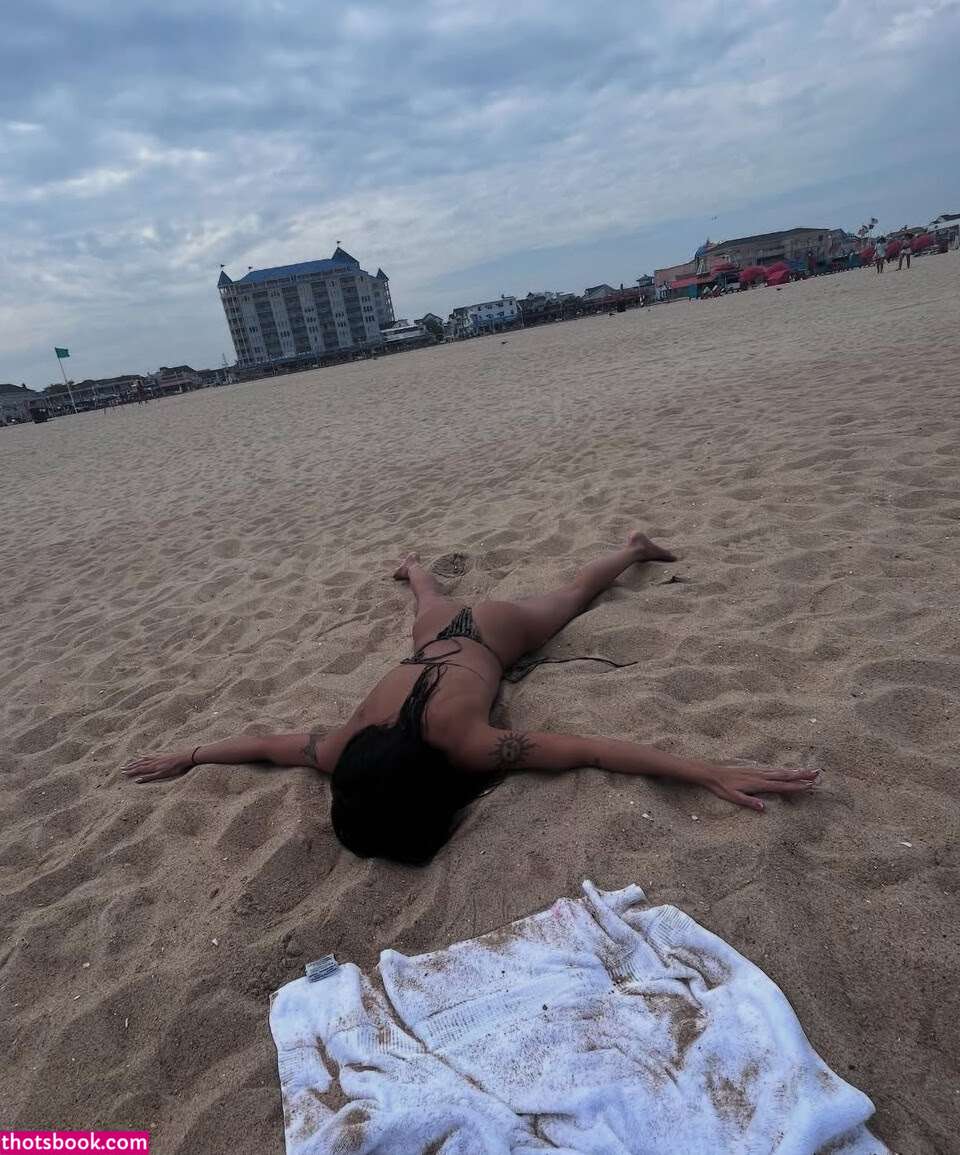 Raegan Owens Photo #4