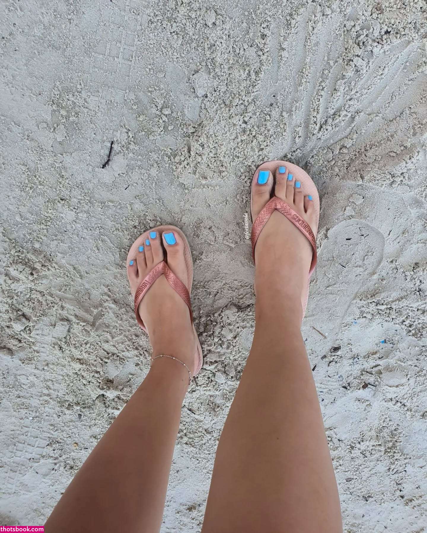 feetassola Photo #33