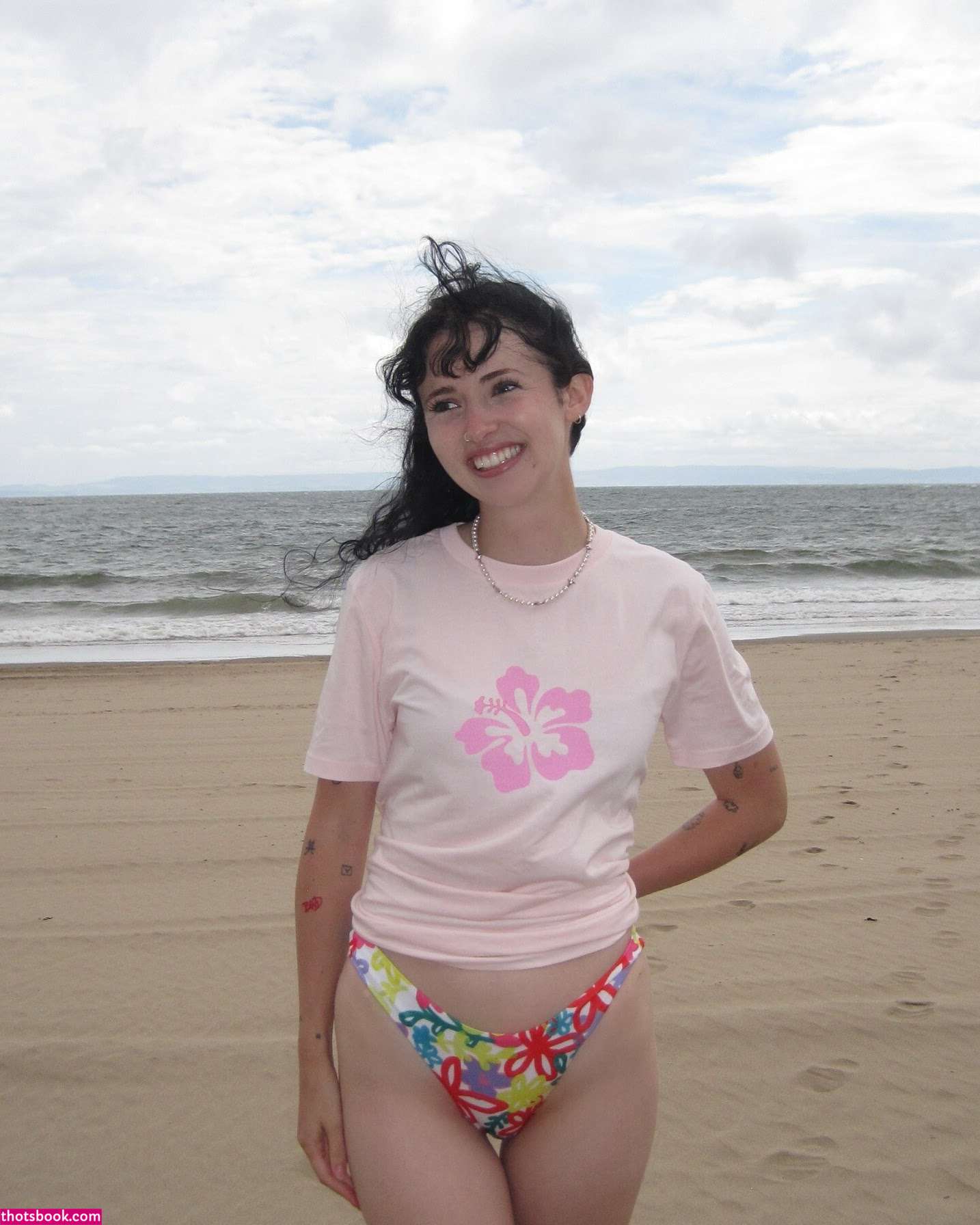 Holly Laing Photo #12