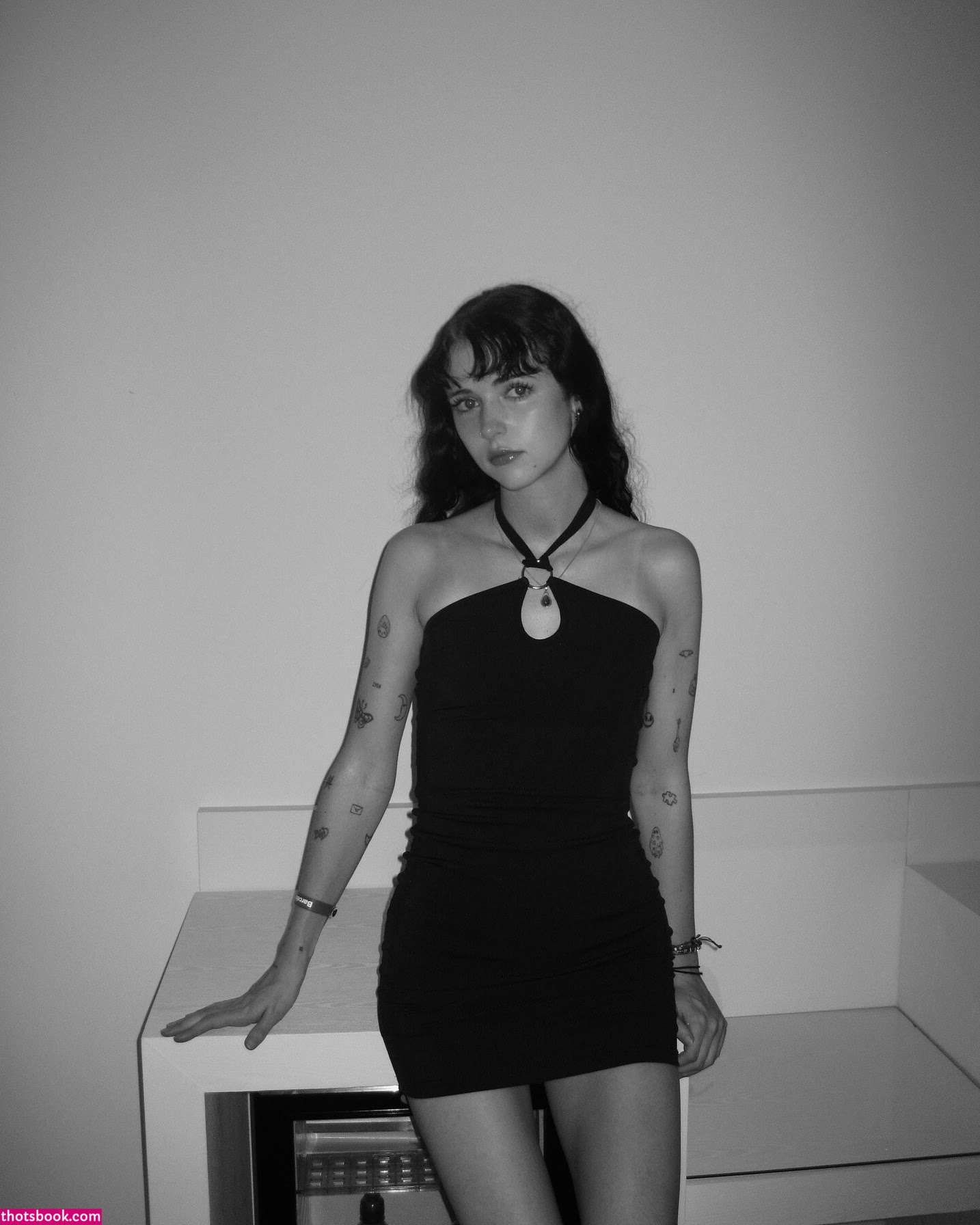 Holly Laing Photo #19