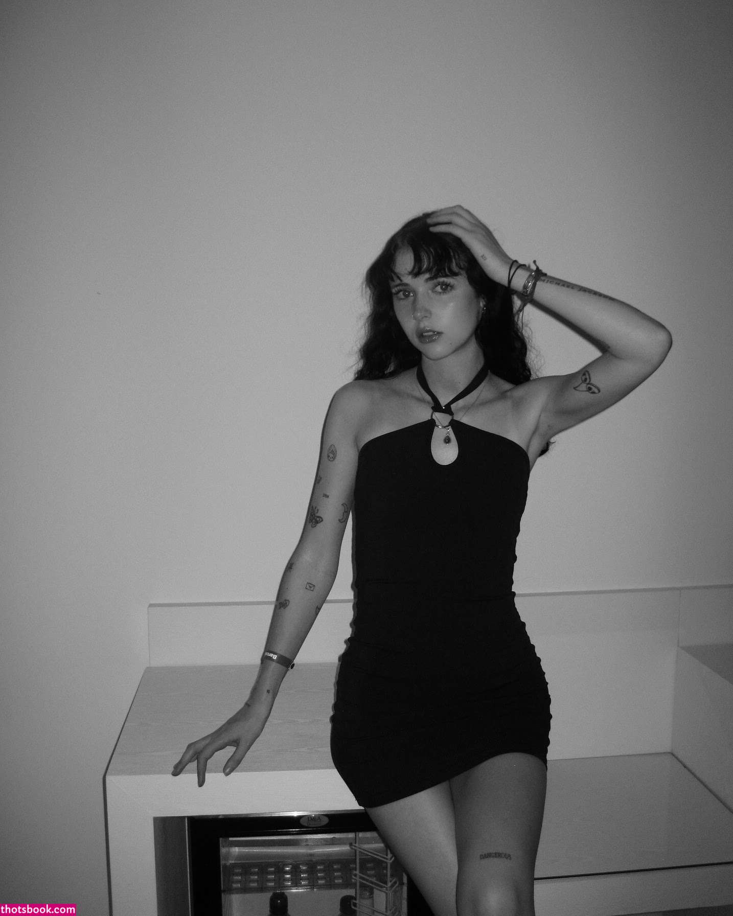 Holly Laing Photo #20