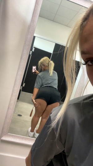 elisebelia Photo #42