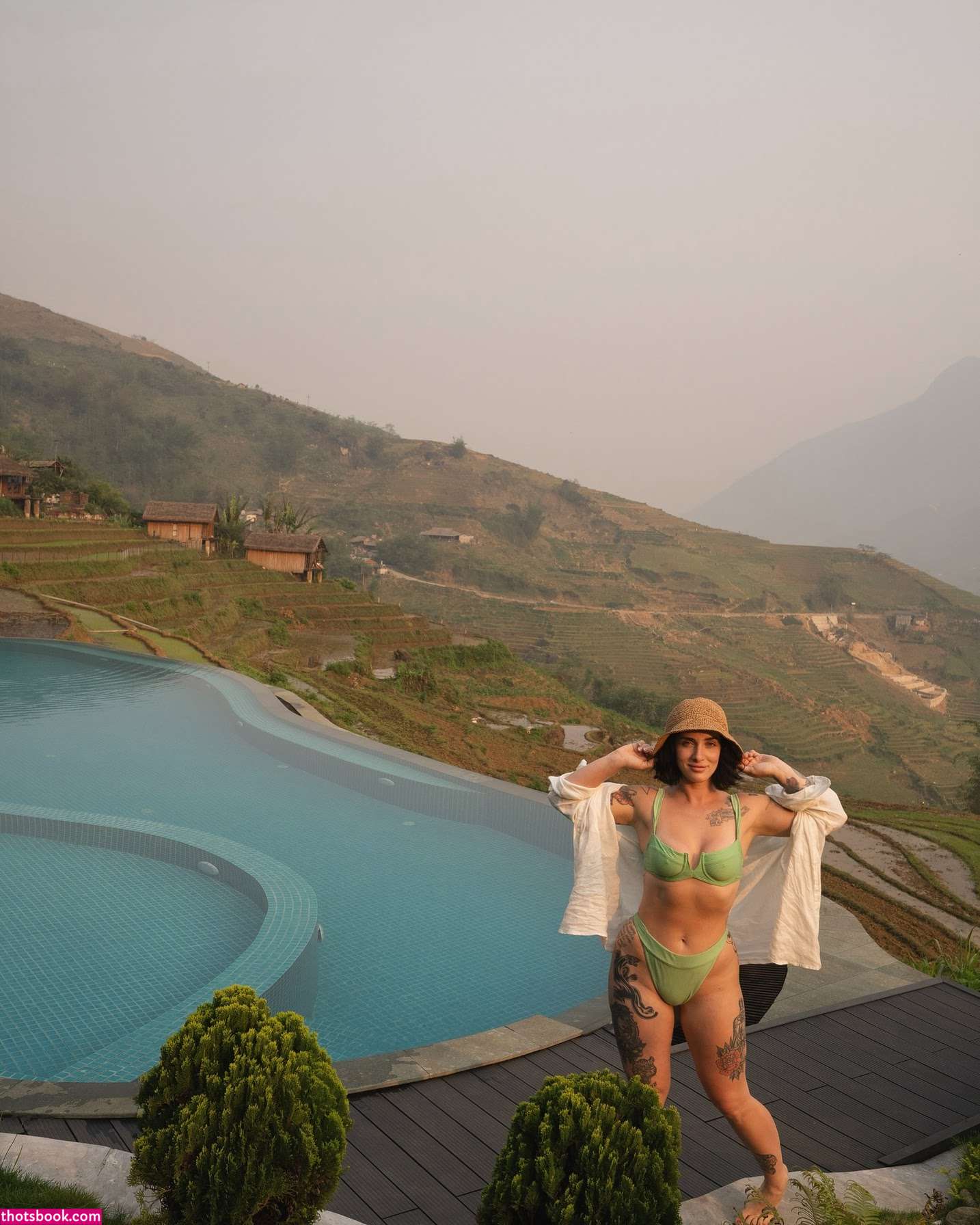 Lauren Urasek Photo #13