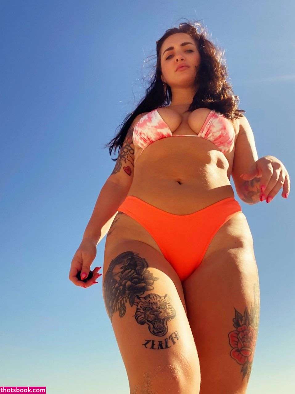 Lauren Urasek Photo #30