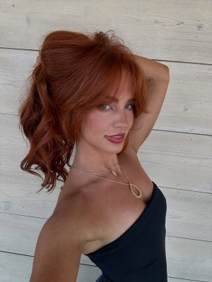 Julia Hatch Photo #34