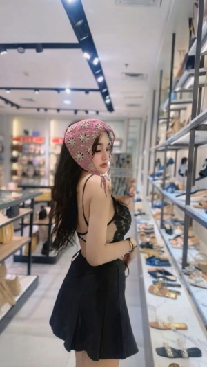 Olivea Hadid Photo #1