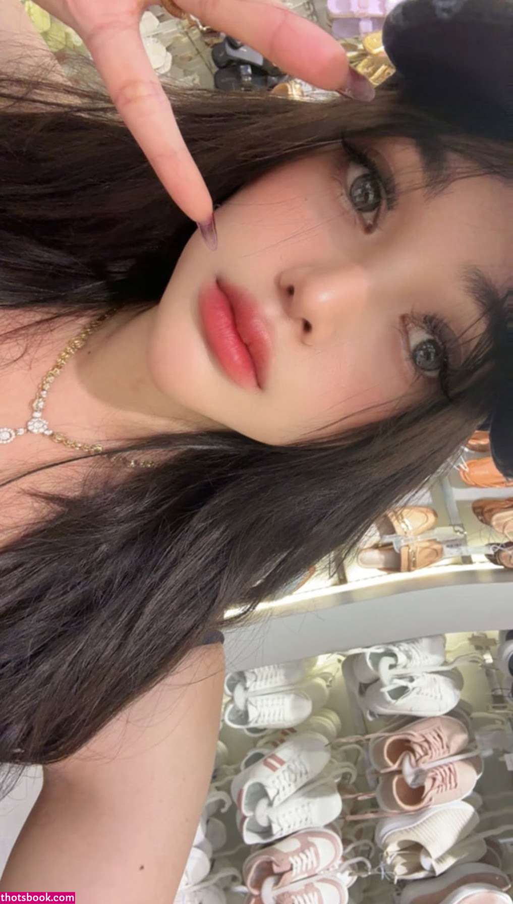 Olivea Hadid Photo #11