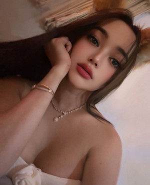 Olivea Hadid Photo #26