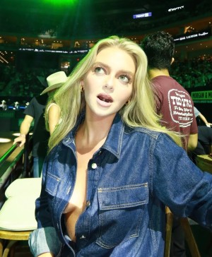 Samantha Riehl Photo #14