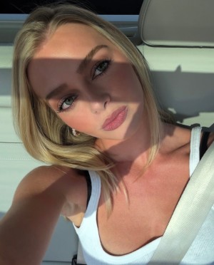 Samantha Riehl Photo #15