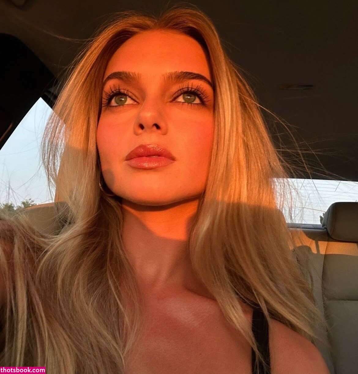 Samantha Riehl Photo #20