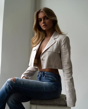 Samantha Riehl Photo #21