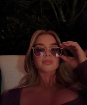 Samantha Riehl Photo #25