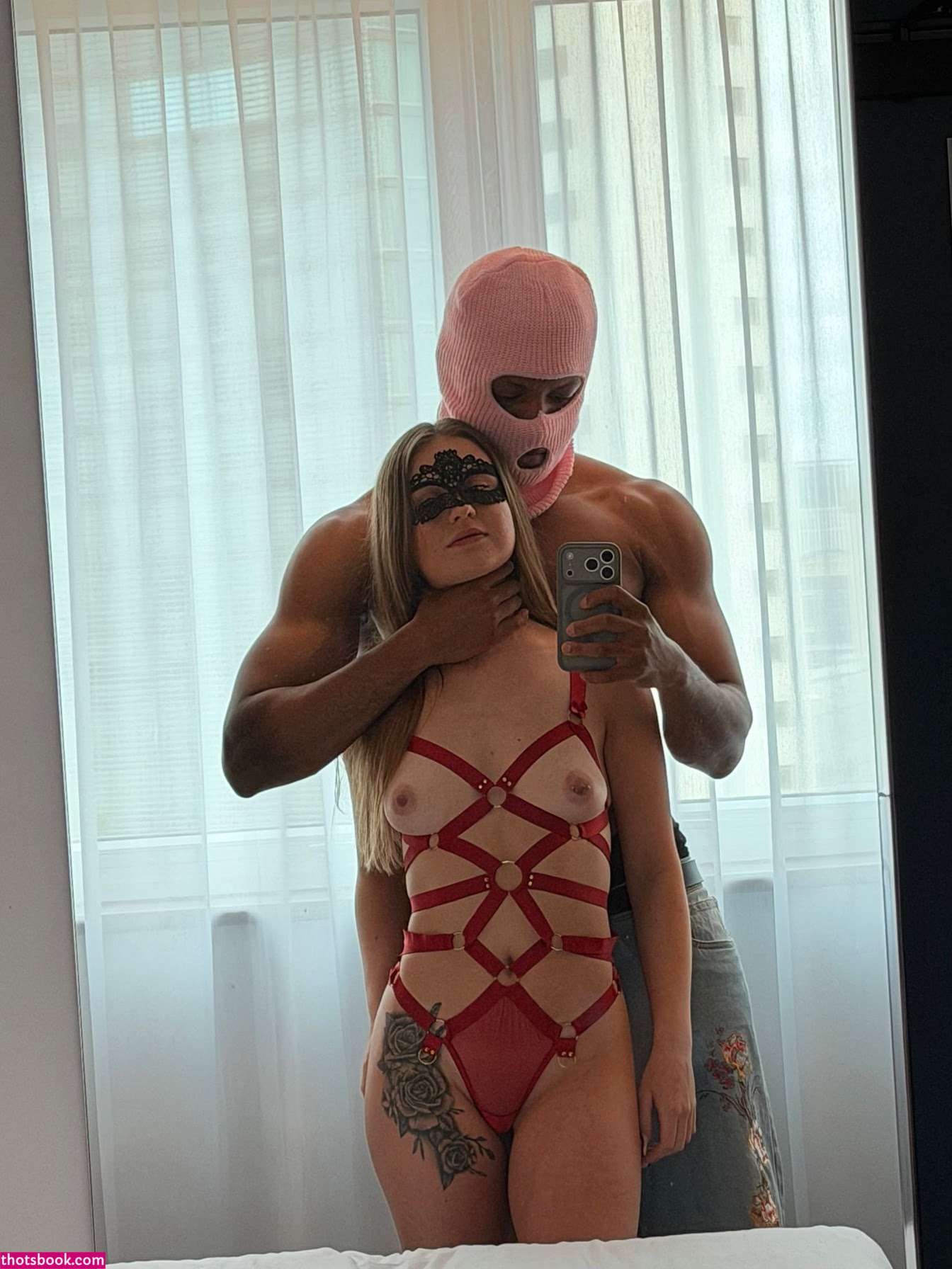 Theyounghotwife Photo #2