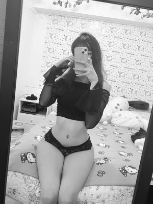 moonkittydoll Photo #8