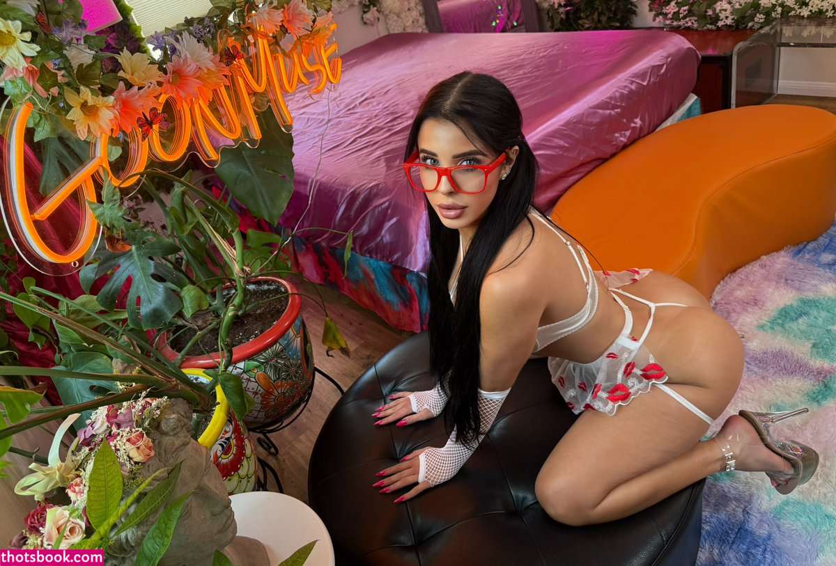 selinaslay Photo #21